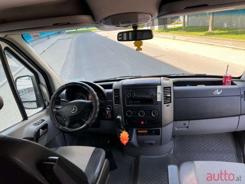 2009' Mercedes-Benz Sprinter photo #6