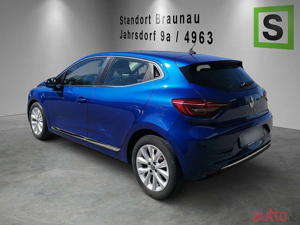 2021' Renault Clio photo #2