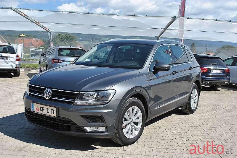 2017' Volkswagen Tiguan photo #1