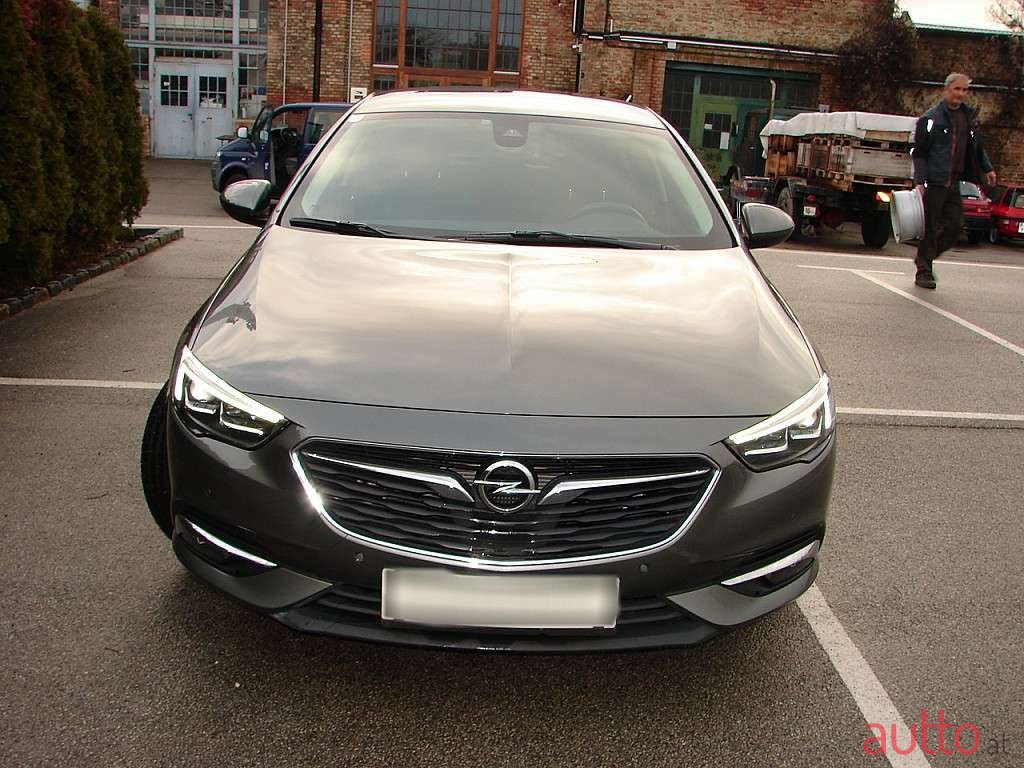 2018' Opel Insignia photo #6