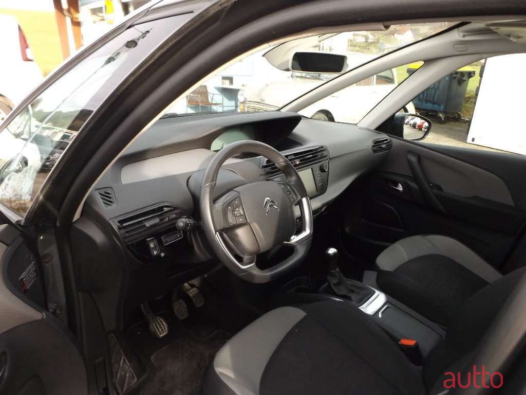 2015' Citroen C4 Picasso photo #5