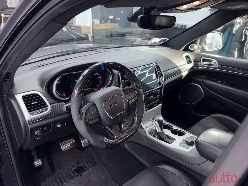 2019' Jeep Grand Cherokee photo #5