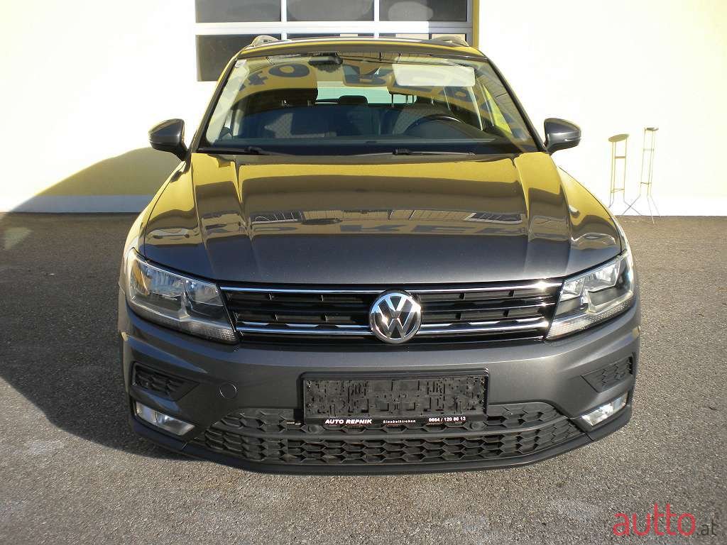 2016' Volkswagen Tiguan photo #2