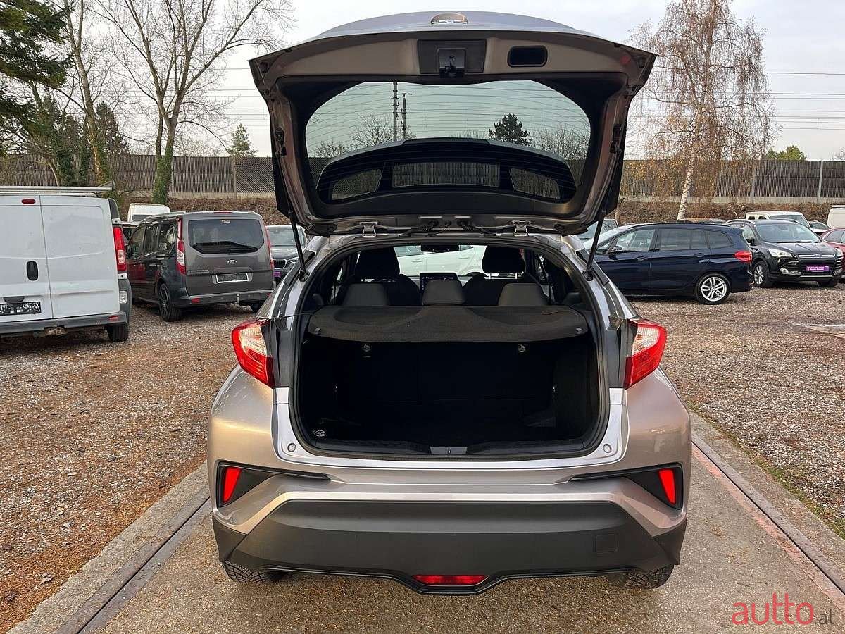 2018' Toyota C-HR photo #5