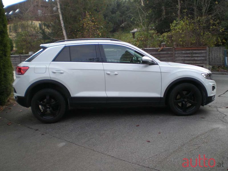 2019' Volkswagen T-Roc photo #4