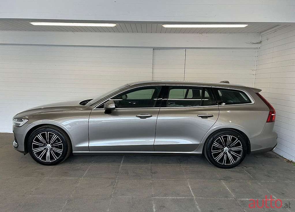 2019' Volvo V60 photo #3