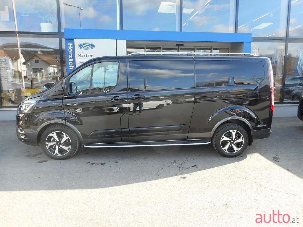 2023' Ford Tourneo photo #3