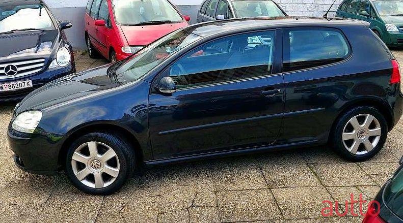 2005' Volkswagen Golf photo #1