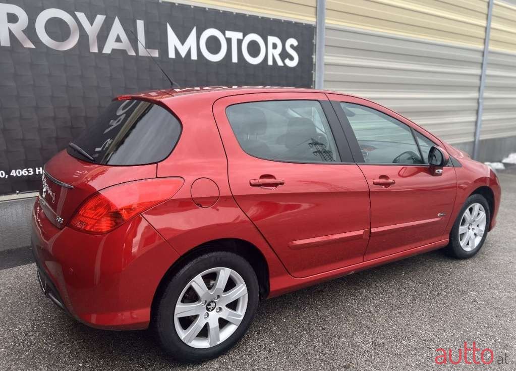 2012' Peugeot 308 photo #6