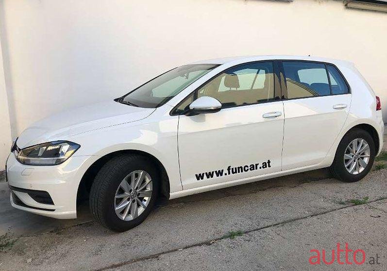 2017' Volkswagen Golf photo #1