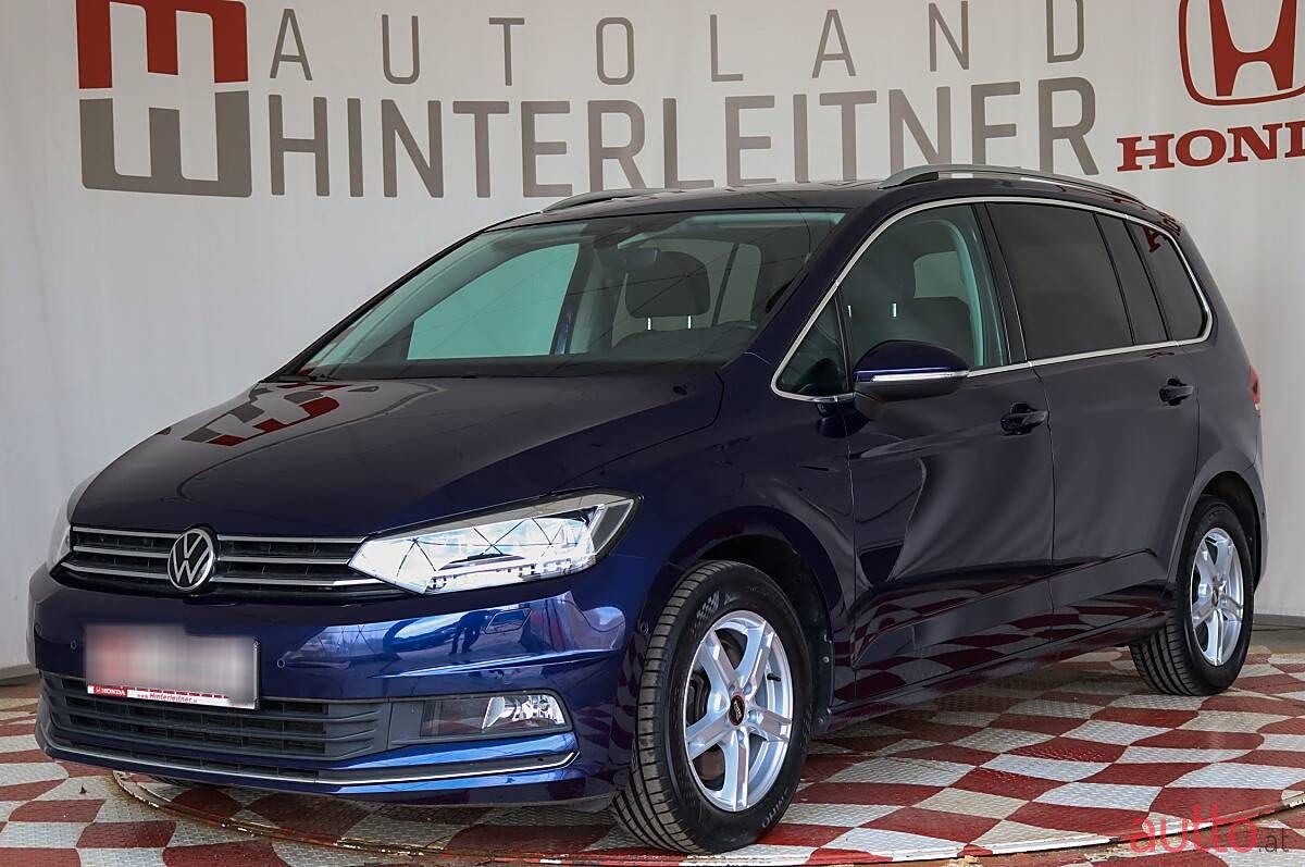 2021' Volkswagen Touran photo #1