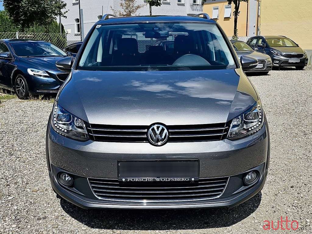 2013' Volkswagen Touran photo #3