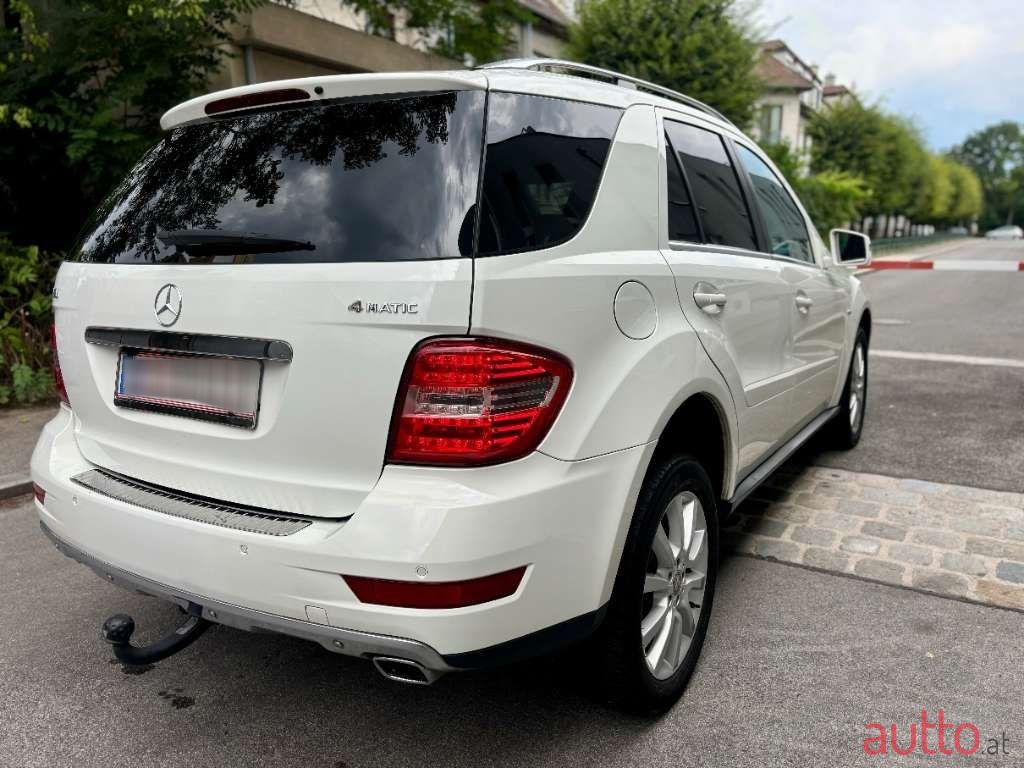 2011' Mercedes-Benz M-Klasse photo #6