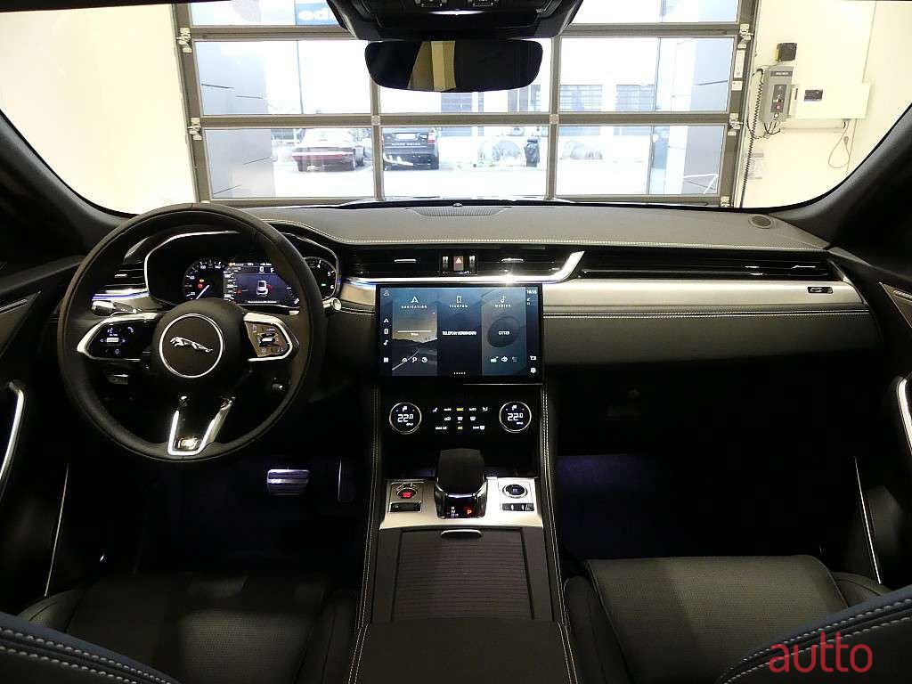 2022' Jaguar F-Pace photo #4