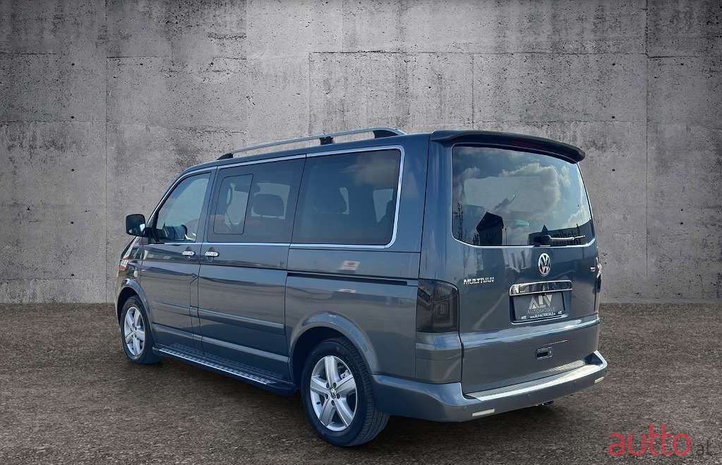 2007' Volkswagen Multivan photo #3