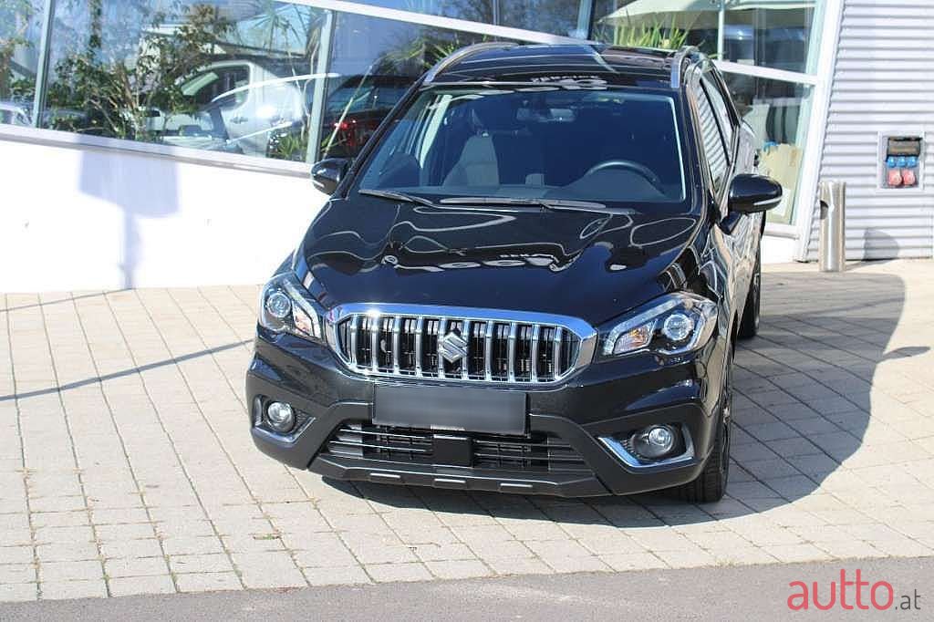 2019' Suzuki SX4 photo #3