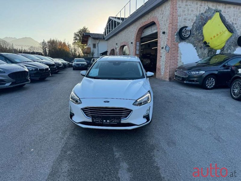 2020' Ford Focus photo #5