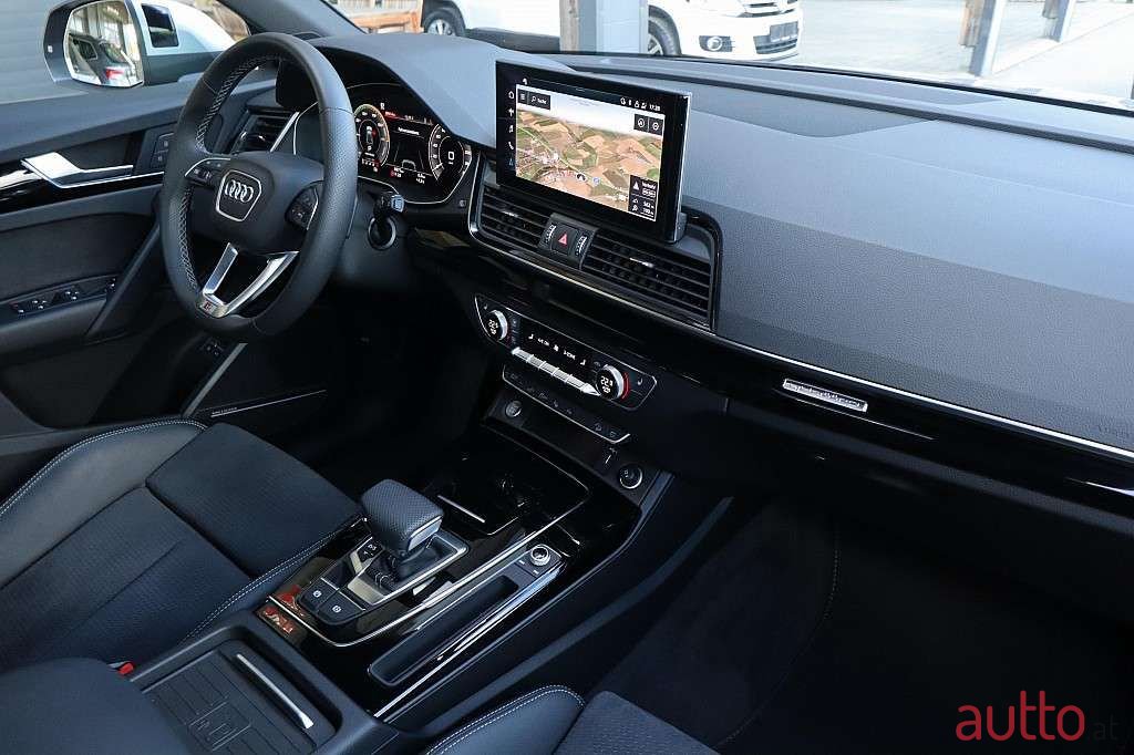 2022' Audi Q5 photo #4