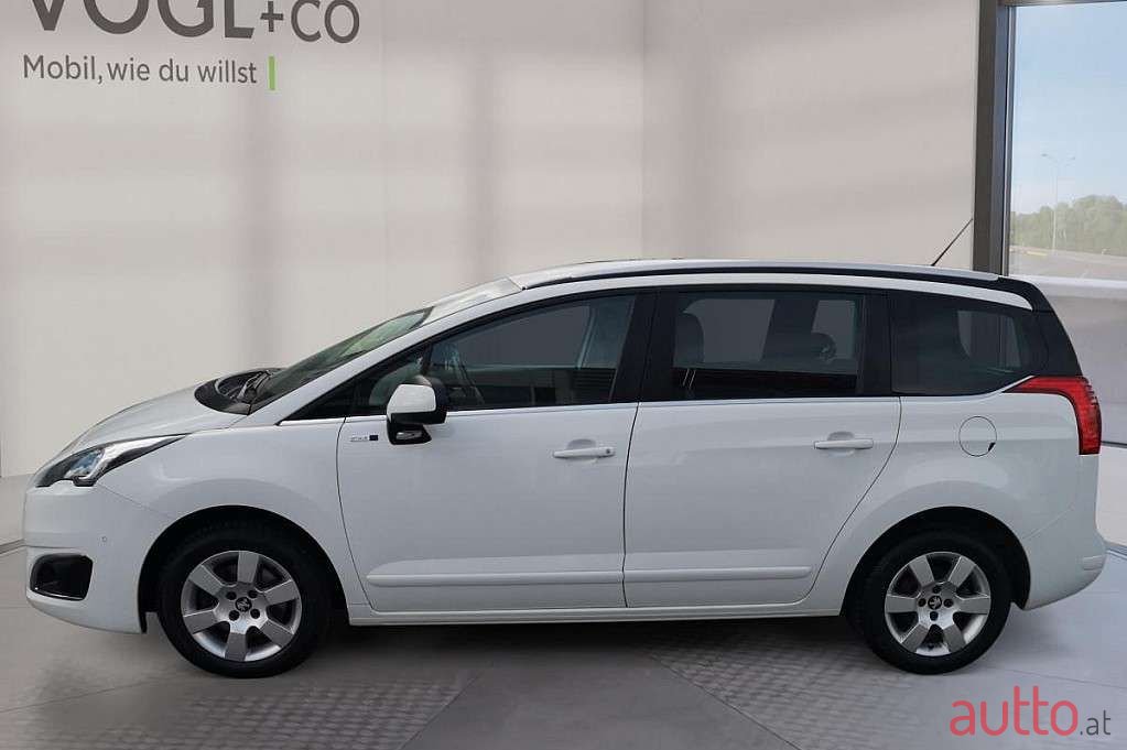 2016' Peugeot 5008 photo #2