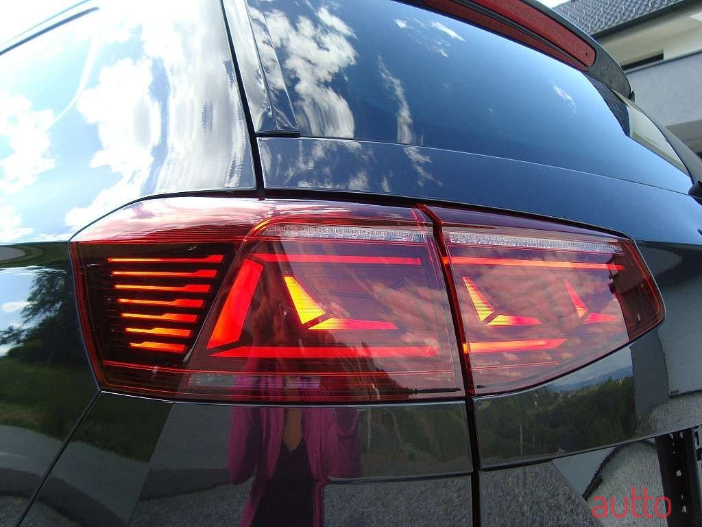 2021' Volkswagen Passat photo #6