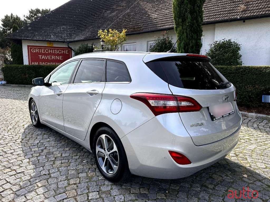 2016' Hyundai i30 photo #2