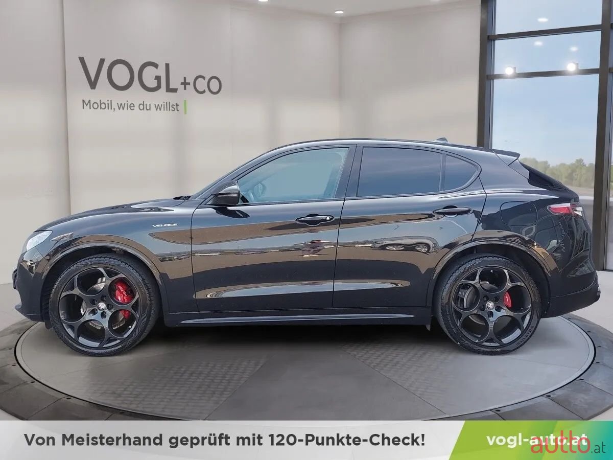 2024' Alfa Romeo Stelvio photo #2