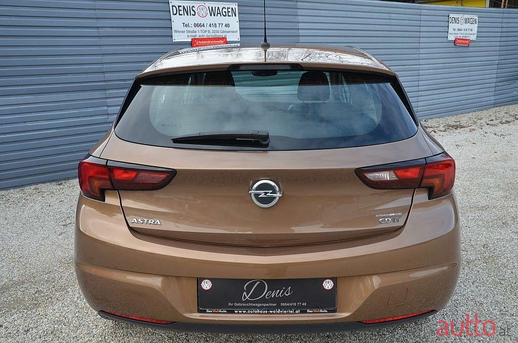 2016' Opel Astra photo #5