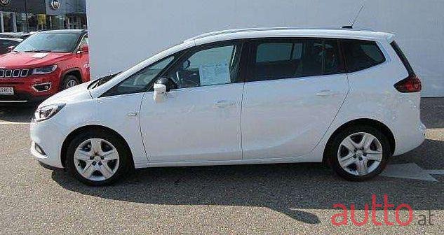 2019' Opel Zafira photo #1