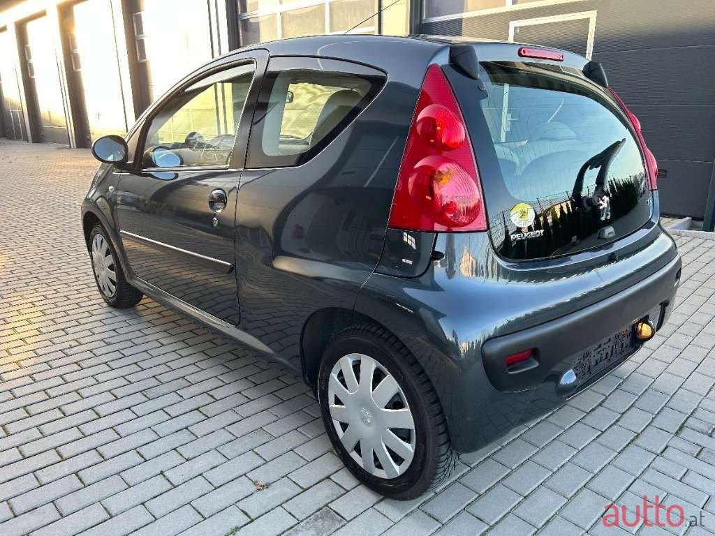 2009' Peugeot 107 photo #3