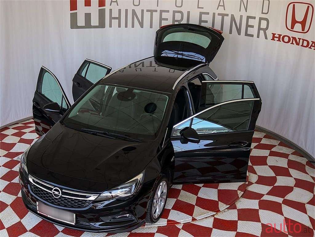 2019' Opel Astra photo #3