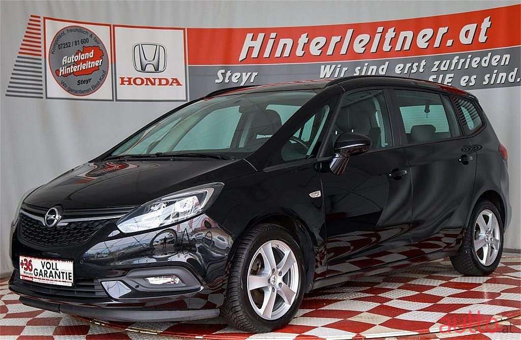 2017' Opel Zafira photo #1