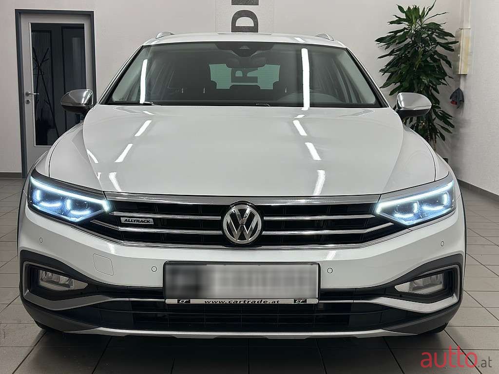 2020' Volkswagen Passat photo #2