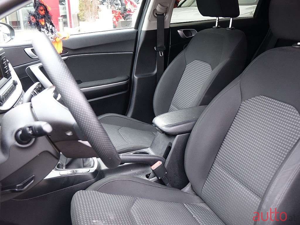 2020' Kia Ceed photo #2