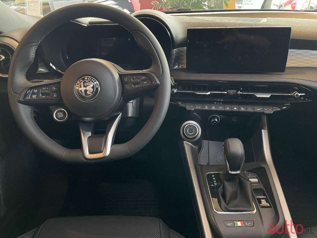 2023' Alfa Romeo Tonale photo #4