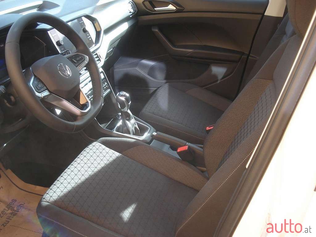 2022' Volkswagen T-Cross photo #3