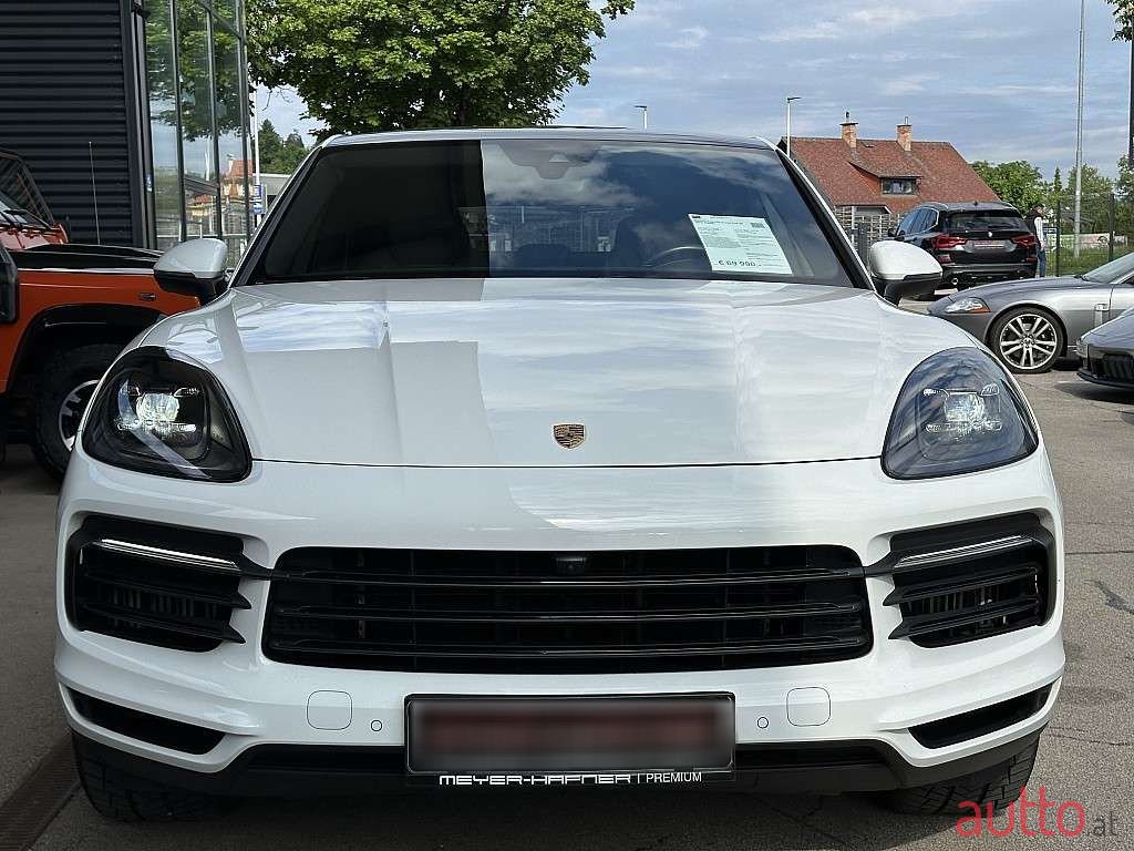 2020' Porsche Cayenne photo #4