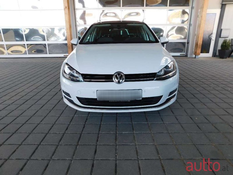 2015' Volkswagen Golf photo #2