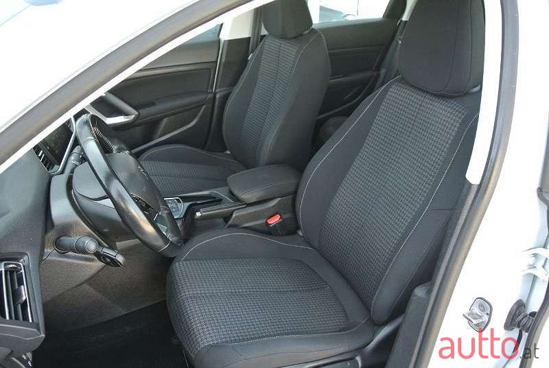 2018' Peugeot 308 photo #6