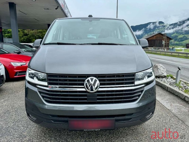 2022' Volkswagen Multivan photo #3