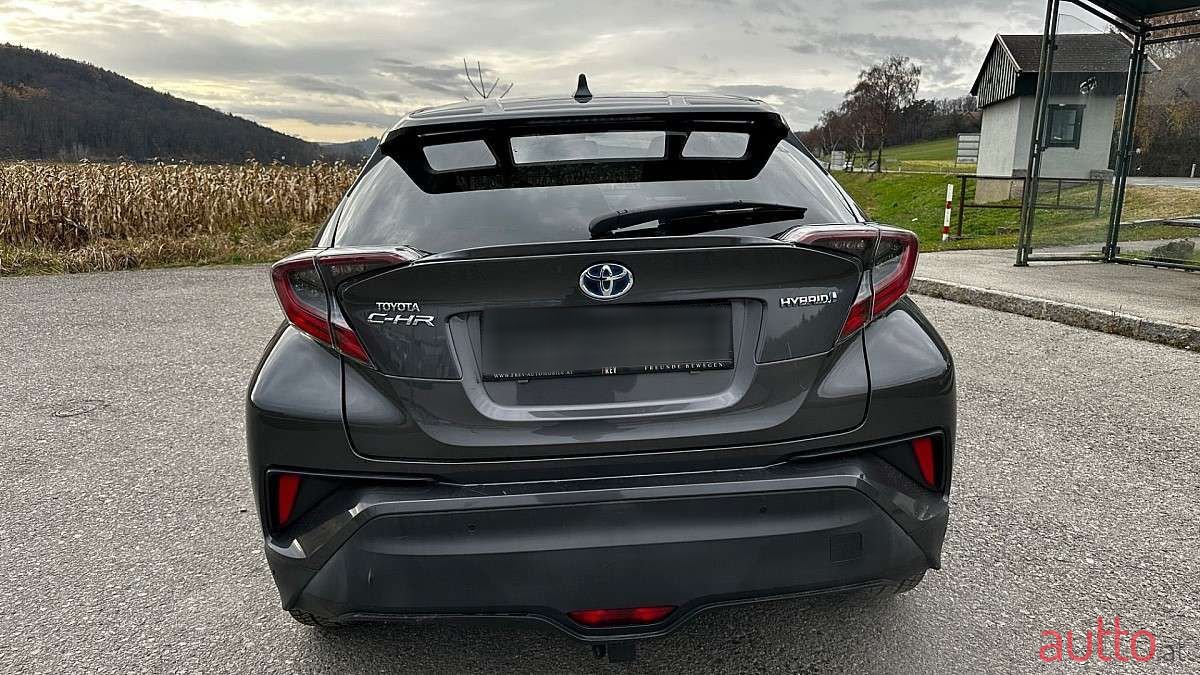 2017' Toyota C-HR photo #4