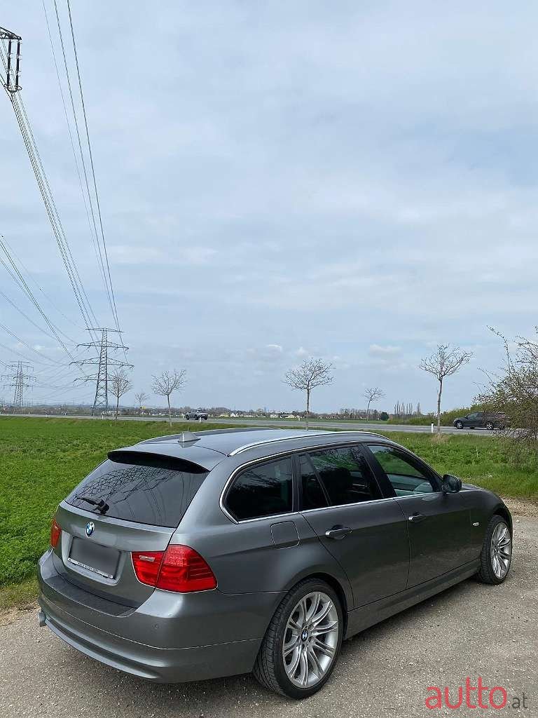 2011' BMW 3Er-Reihe photo #5