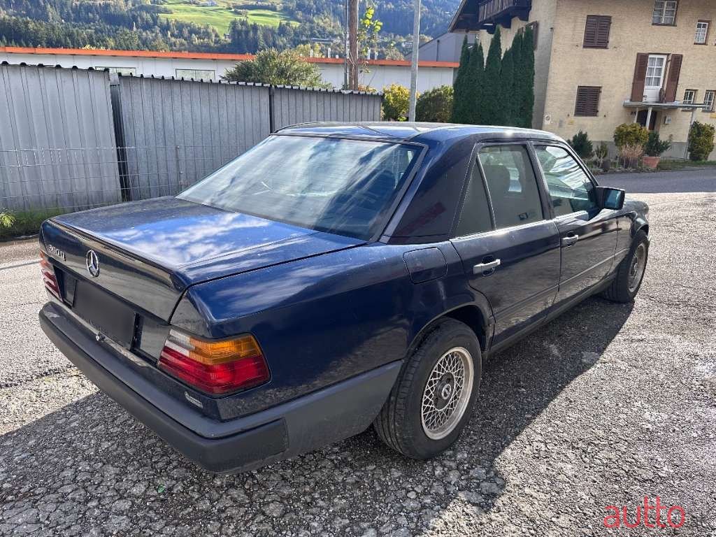 1989' Mercedes-Benz E-Klasse photo #3