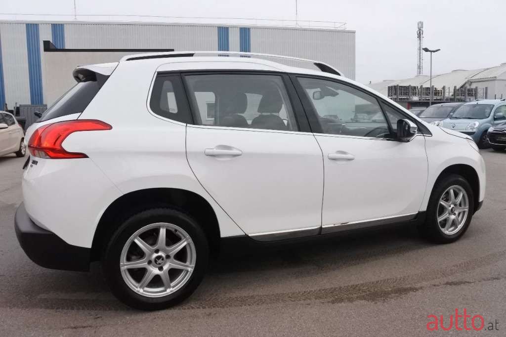 2013' Peugeot 2008 photo #5