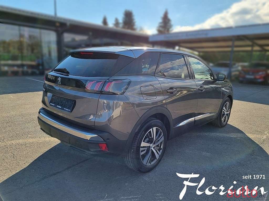 2022' Peugeot 3008 photo #6