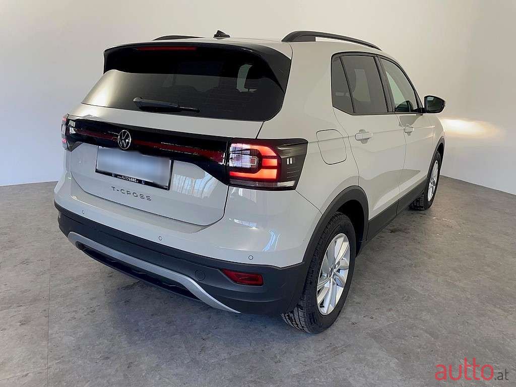 2023' Volkswagen T-Cross photo #2