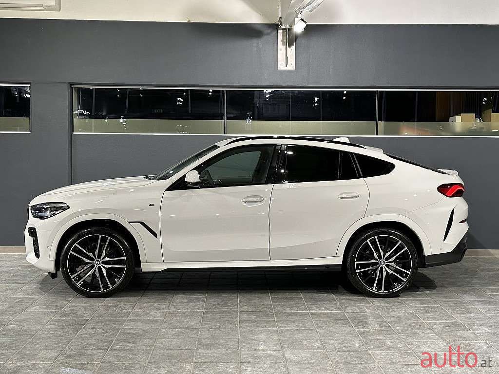 2022' BMW X6 photo #5