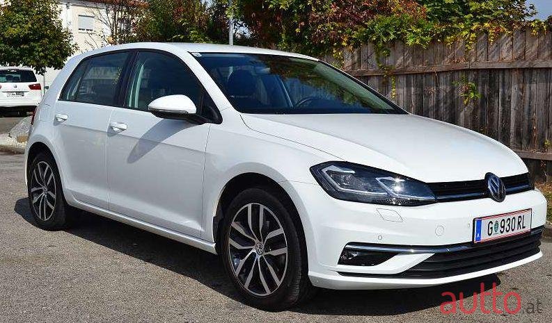 2017' Volkswagen Golf photo #1