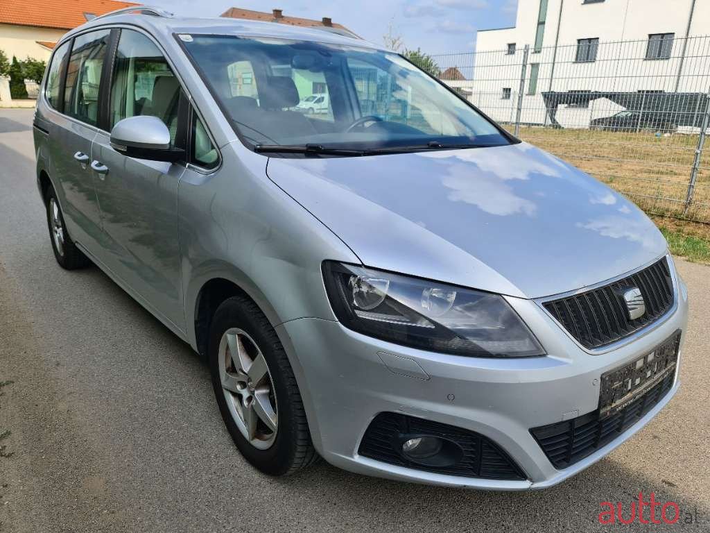 2011' SEAT Alhambra photo #3