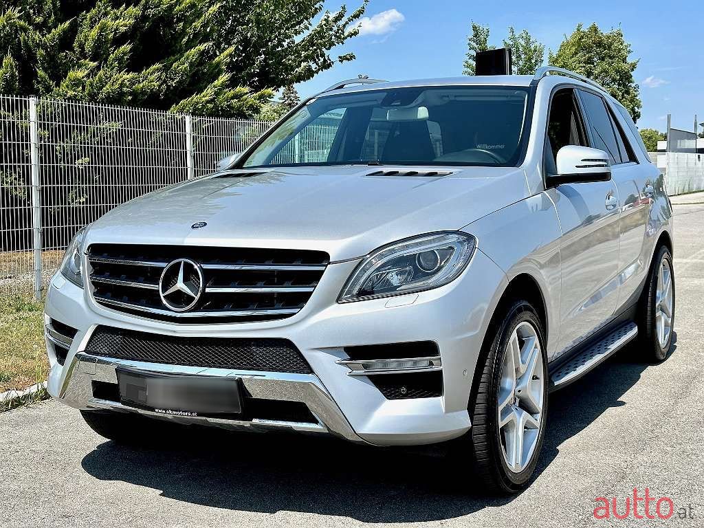 2012' Mercedes-Benz M-Klasse photo #1