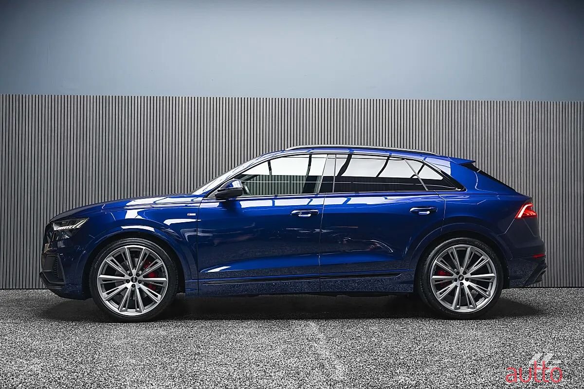 2020' Audi Q8 photo #4
